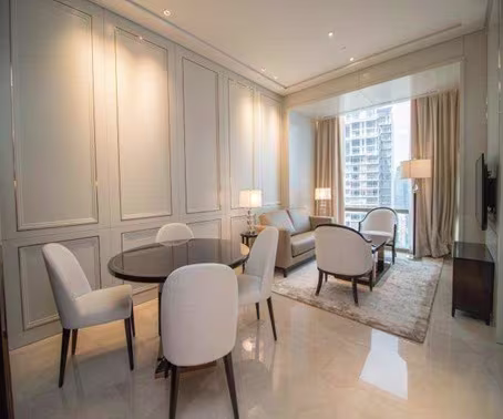 ps 836sf living dining