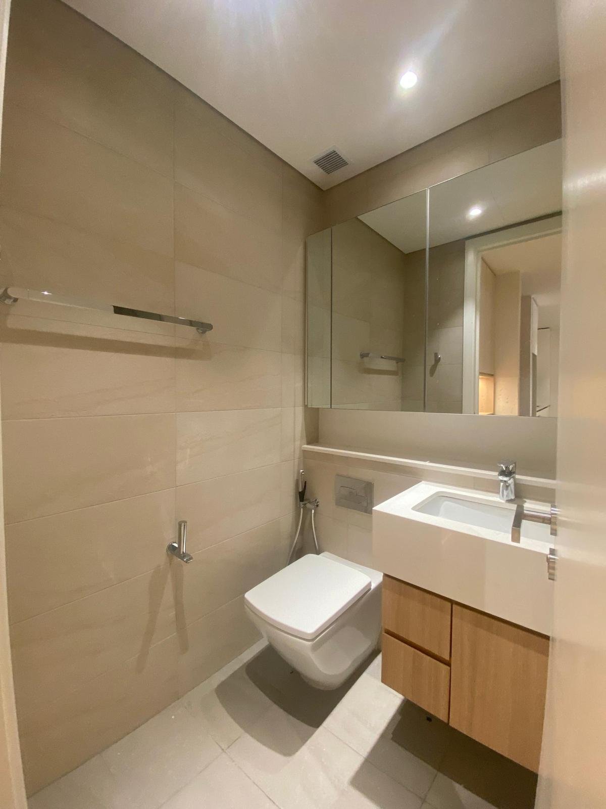 TRX Residence Type 3: common bath view