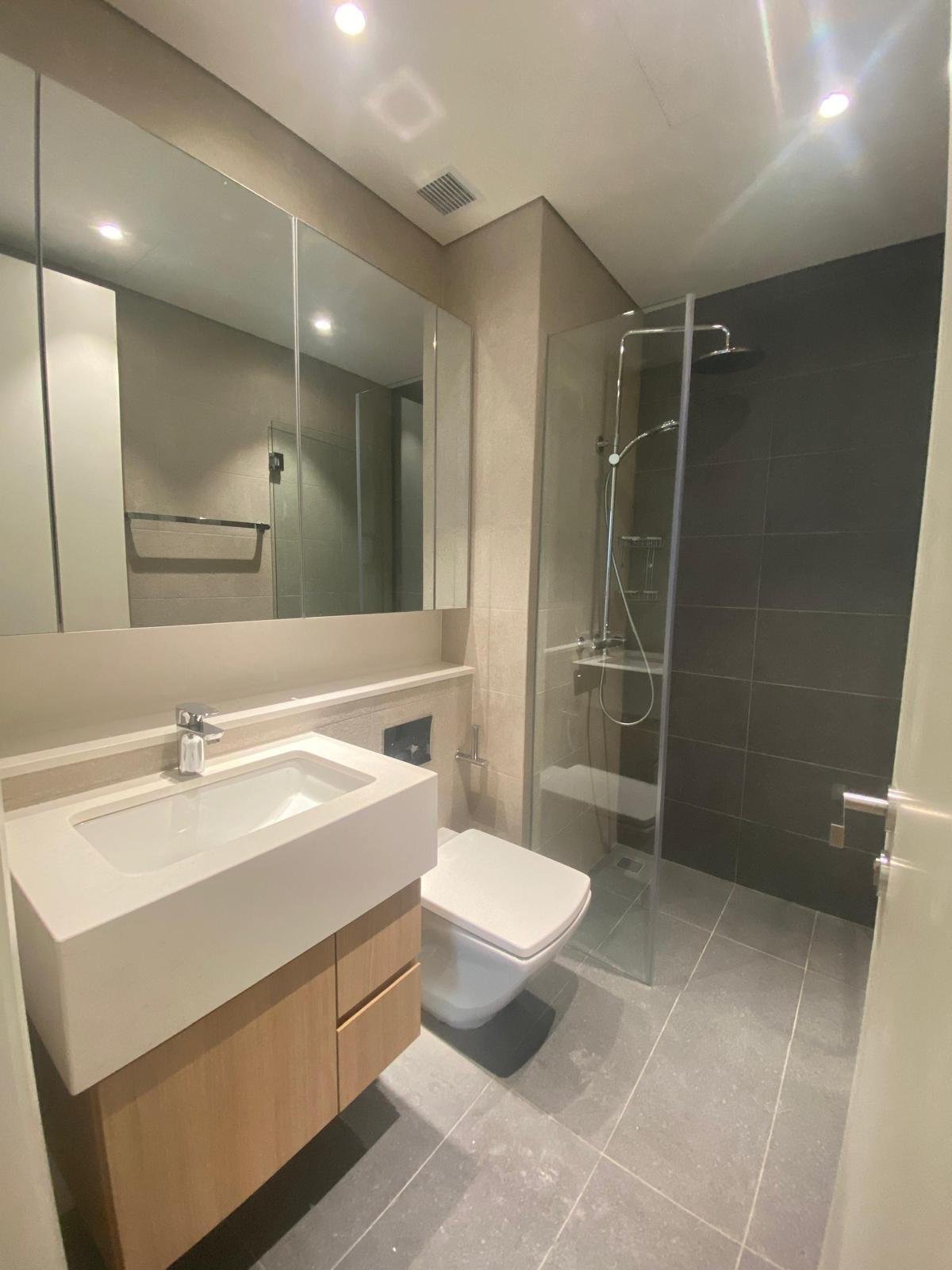 TRX Residence Type 3: master bathroom