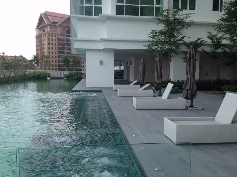The Pearl KLCC & its swimming pool view